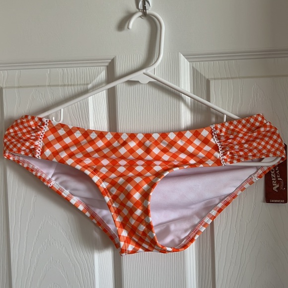 Medium- Arizona- two piece suit - Picture 4 of 4